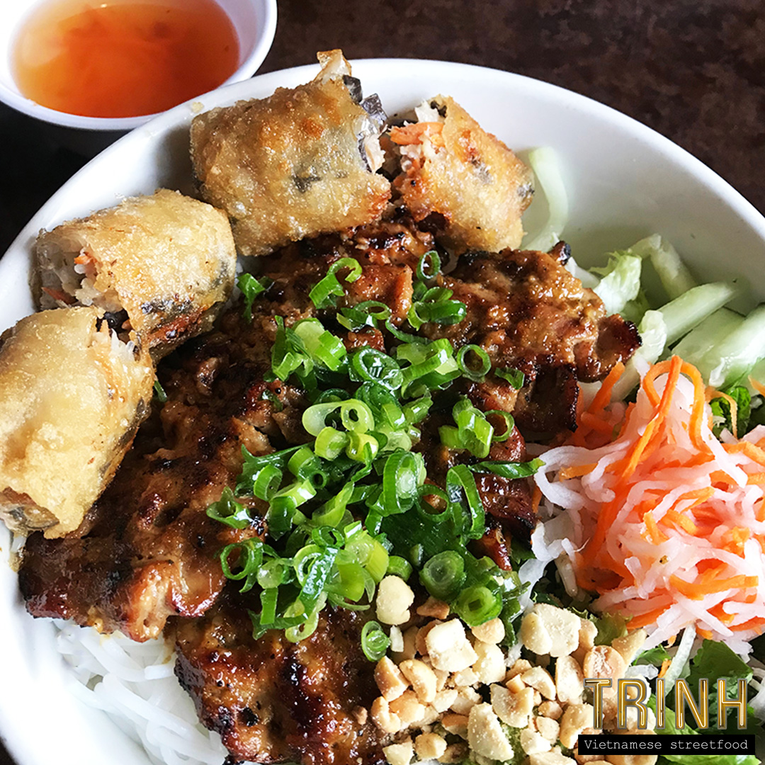 300 Bun thit nuong, cha gio